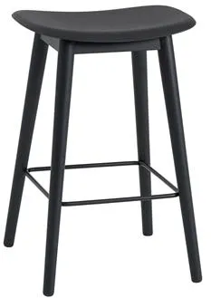 Muuto Fiber -baarituoli puujalustalla Musta/Musta H66 cm